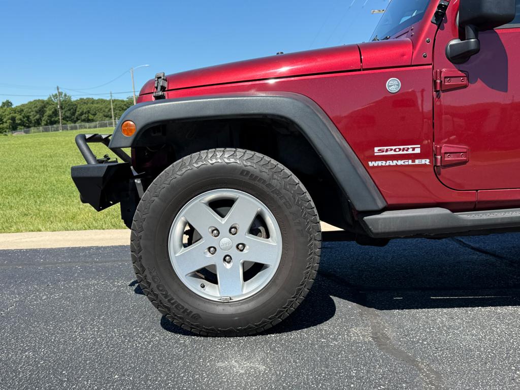 2011 Jeep Wrangler — photo 7