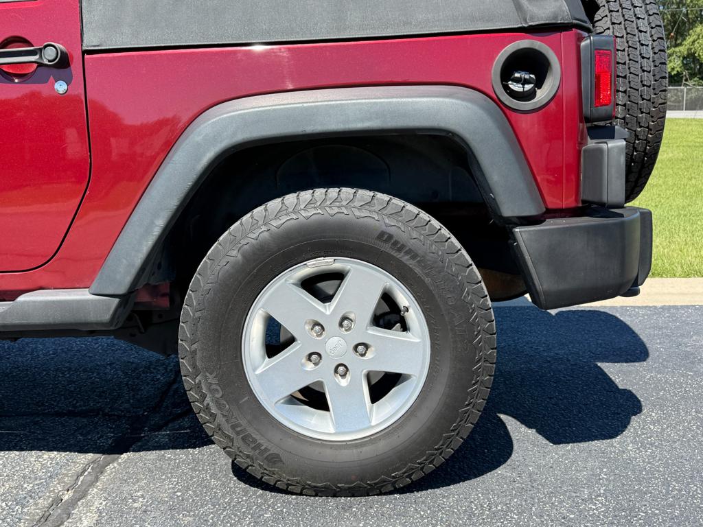 2011 Jeep Wrangler — photo 8