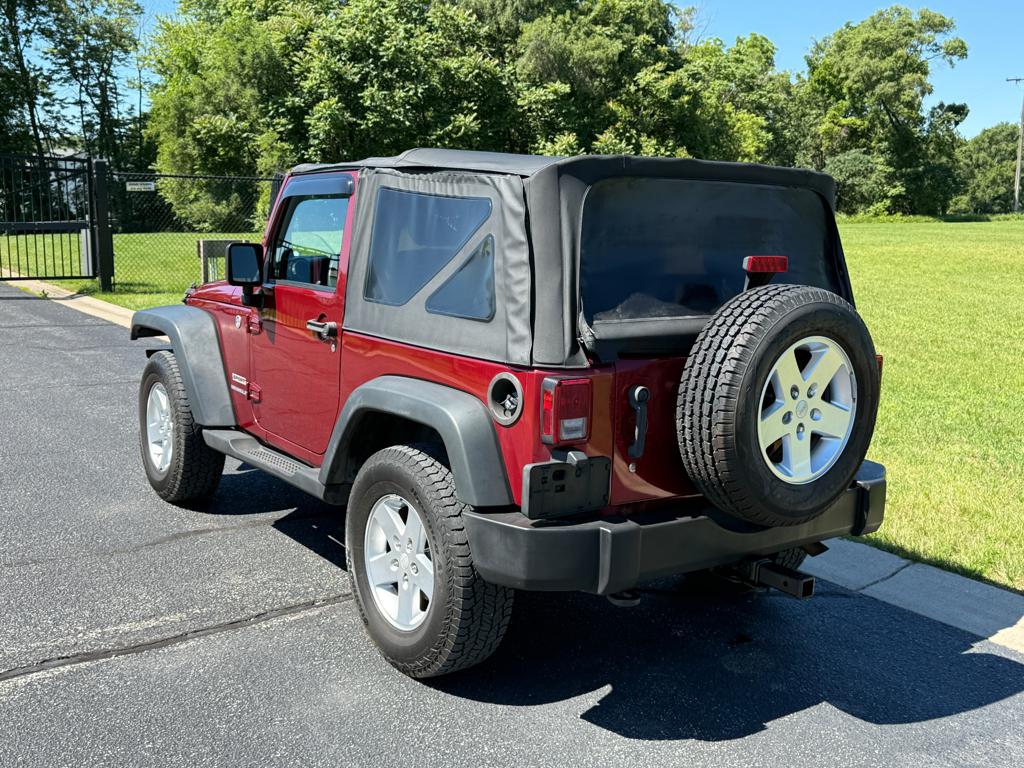 2011 Jeep Wrangler — photo 9