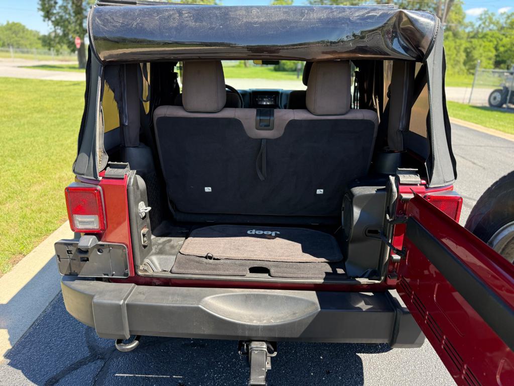 2011 Jeep Wrangler — photo 13