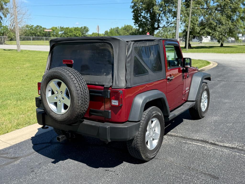 2011 Jeep Wrangler — photo 16
