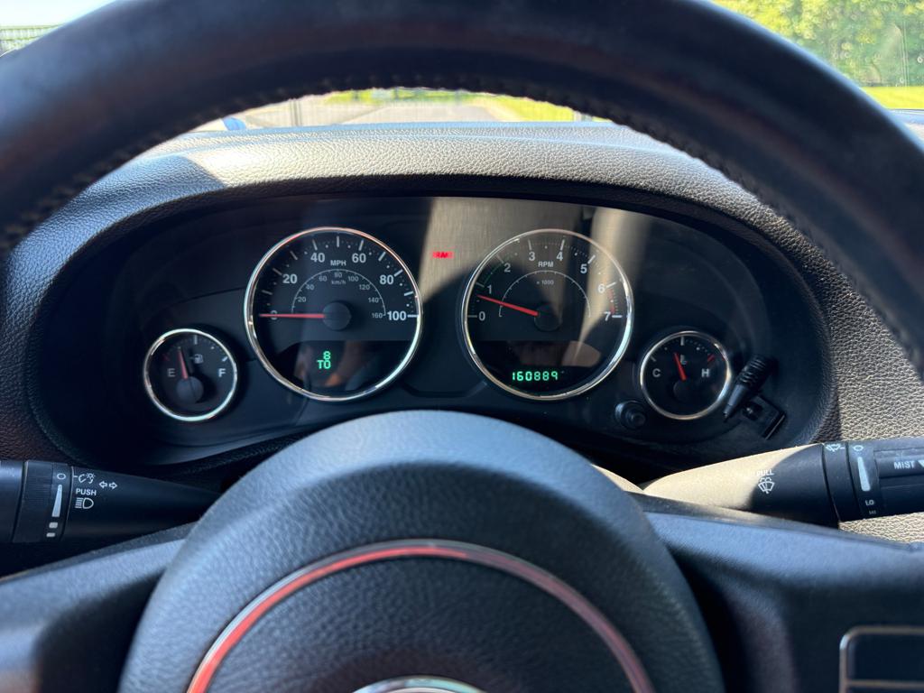 2011 Jeep Wrangler — photo 18