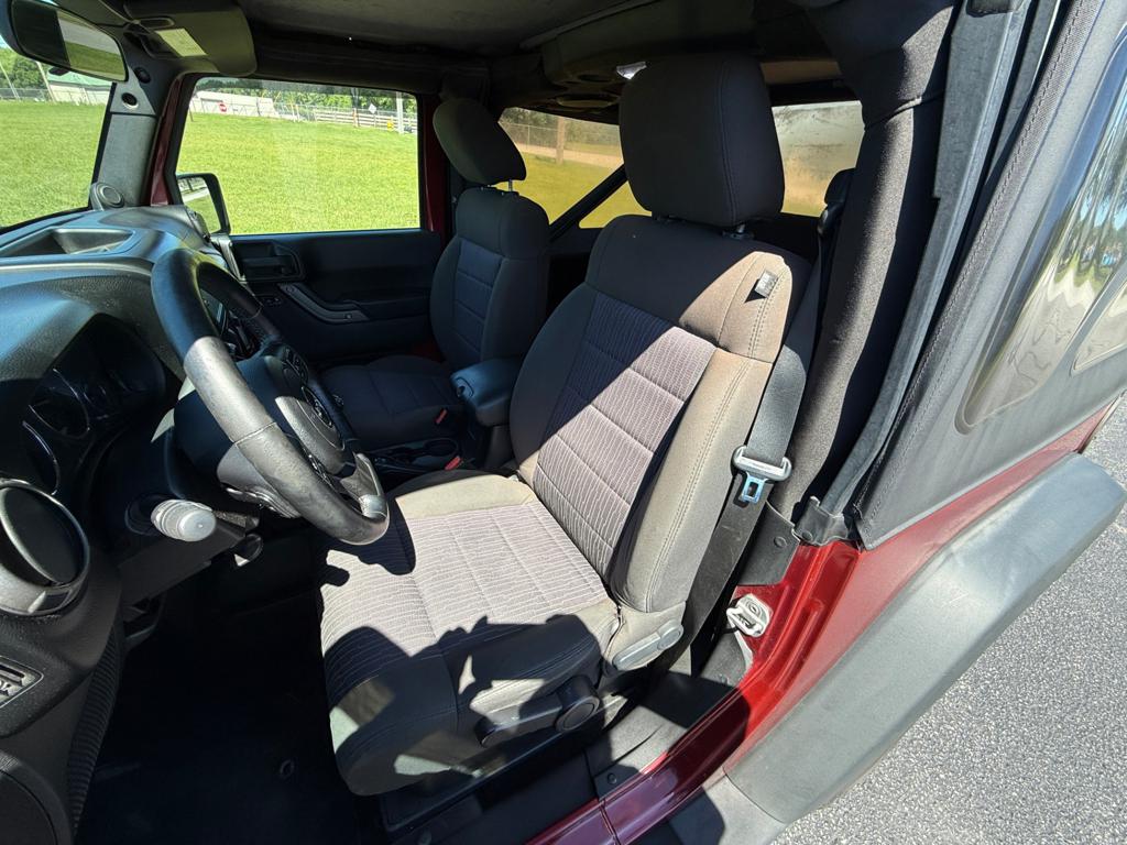 2011 Jeep Wrangler — photo 23