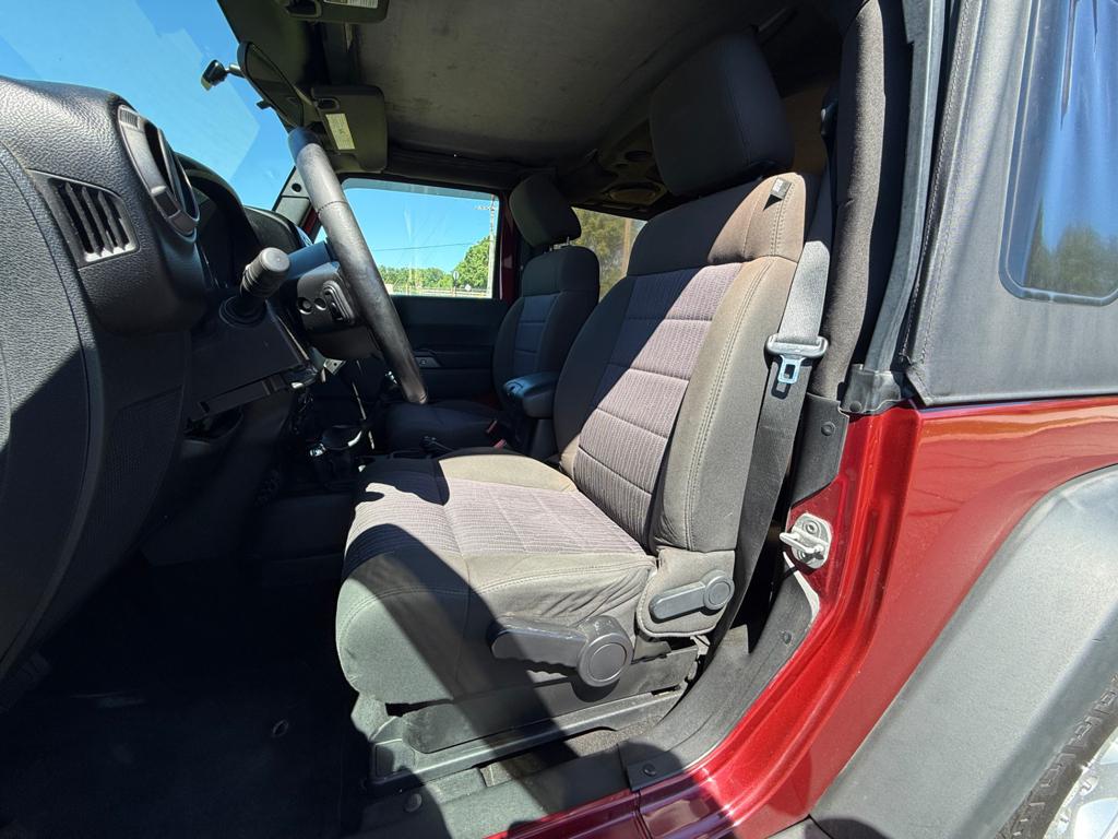 2011 Jeep Wrangler — photo 25