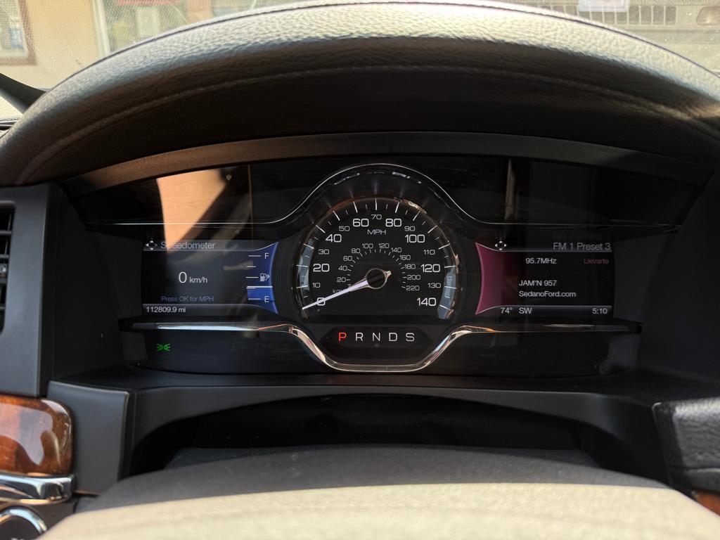 2016 Lincoln Mks — photo 21