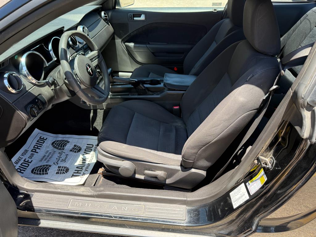 2009 Ford Mustang — photo 17