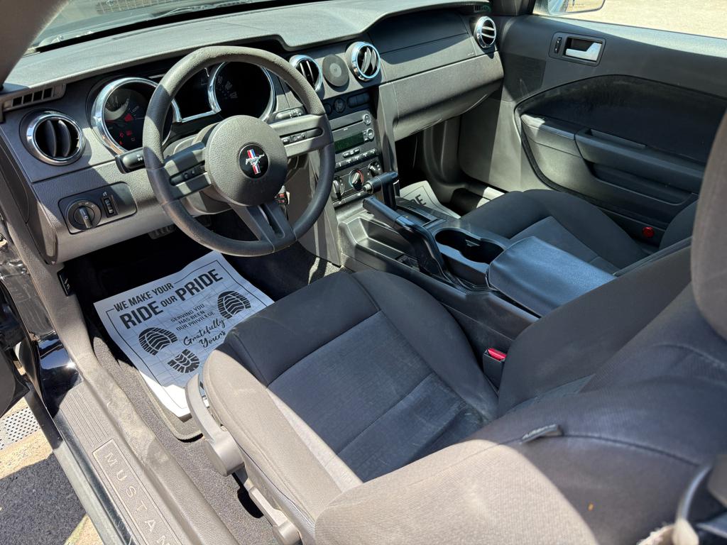 2009 Ford Mustang — photo 18