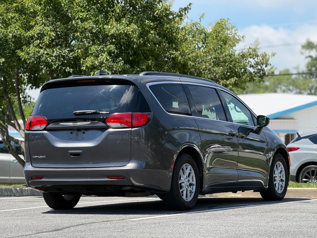 2021 Chrysler Voyager — photo 6