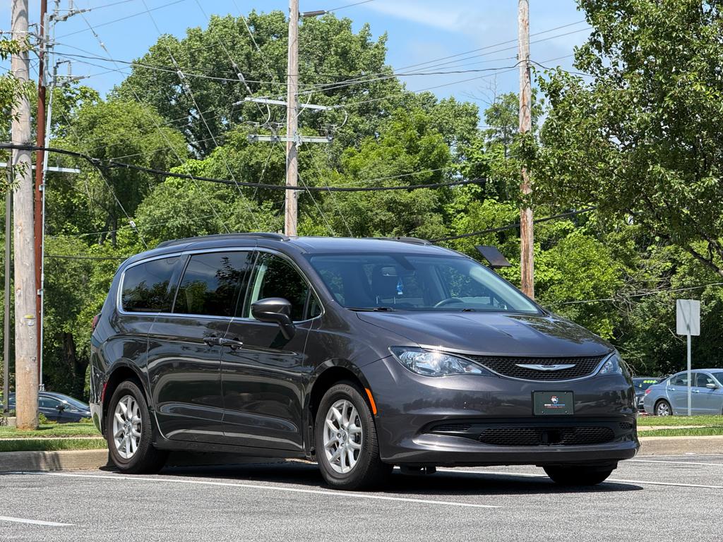 2021 Chrysler Voyager — photo 12