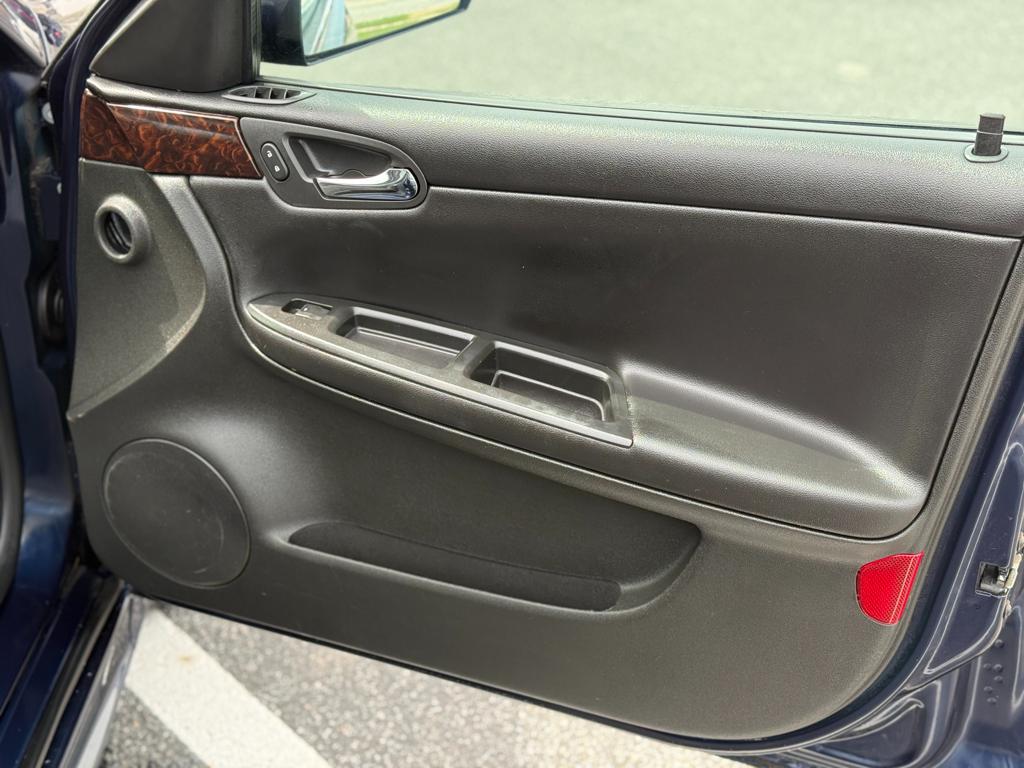 2012 Chevrolet Impala — photo 25