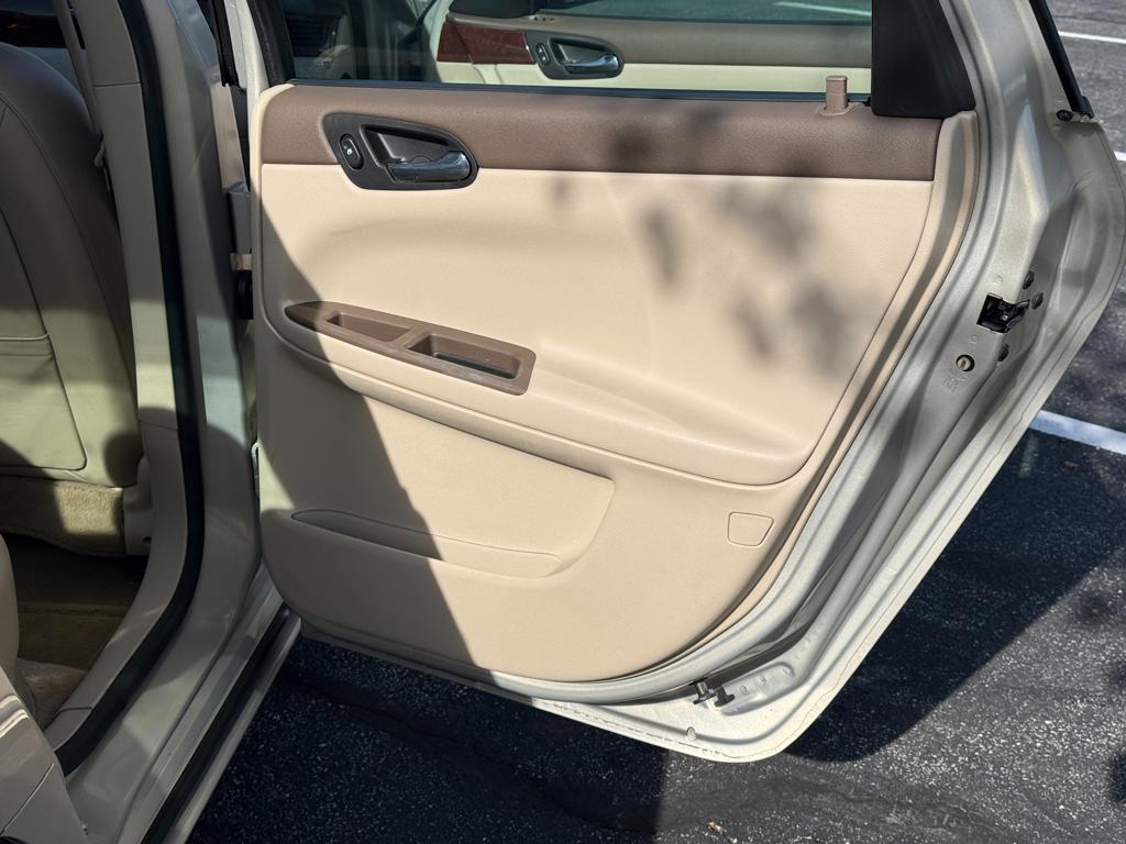 2008 Chevrolet Impala — photo 26
