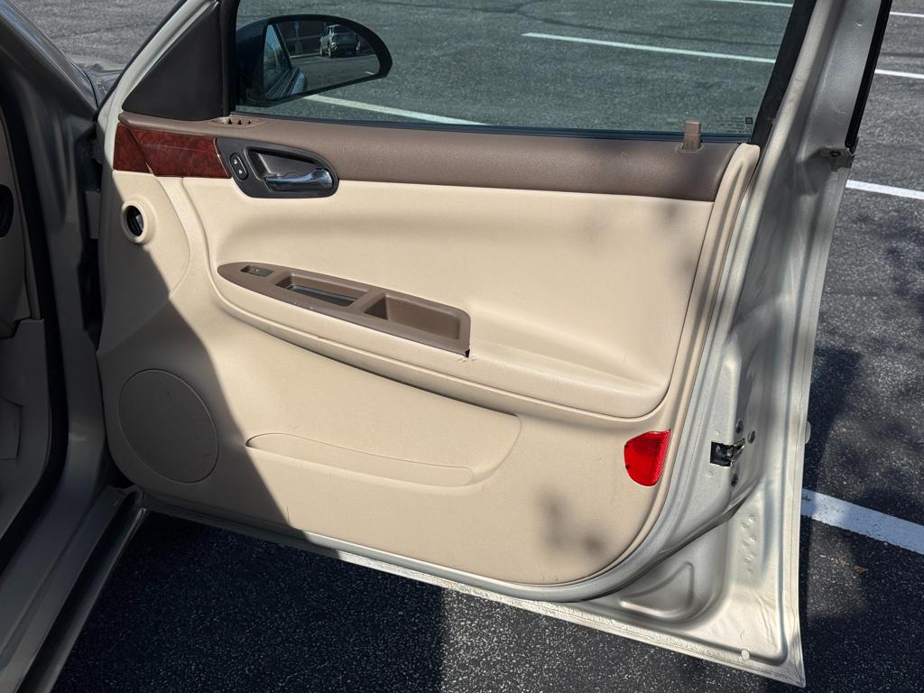 2008 Chevrolet Impala — photo 27