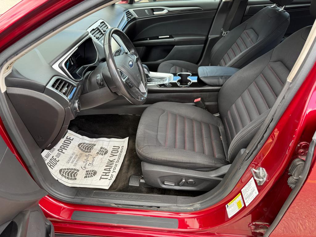 2016 Ford Fusion — photo 19