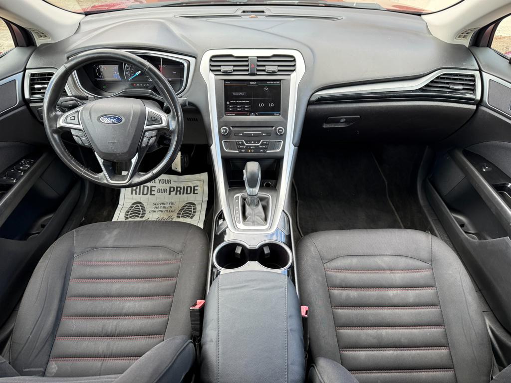 2016 Ford Fusion — photo 22