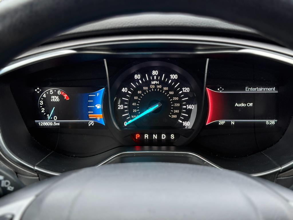 2017 Ford Fusion — photo 16