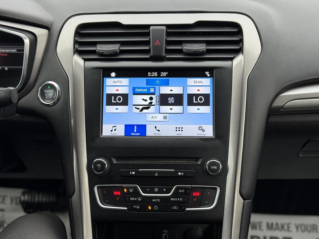 2017 Ford Fusion — photo 24