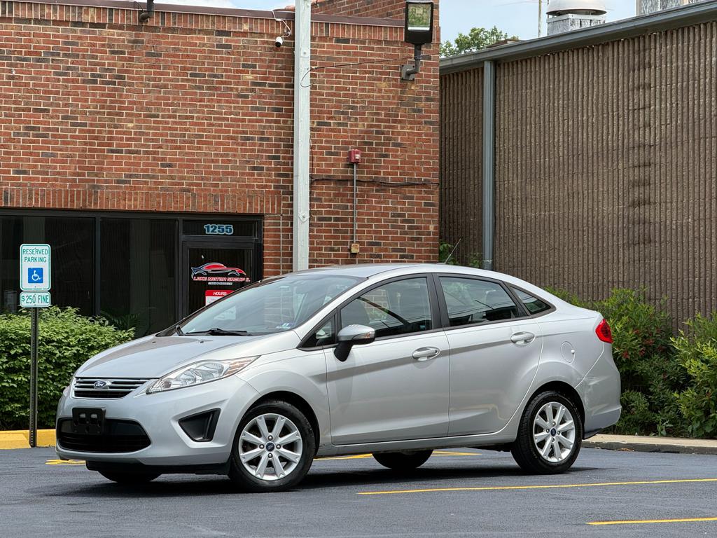 2013 Ford Fiesta — photo 6