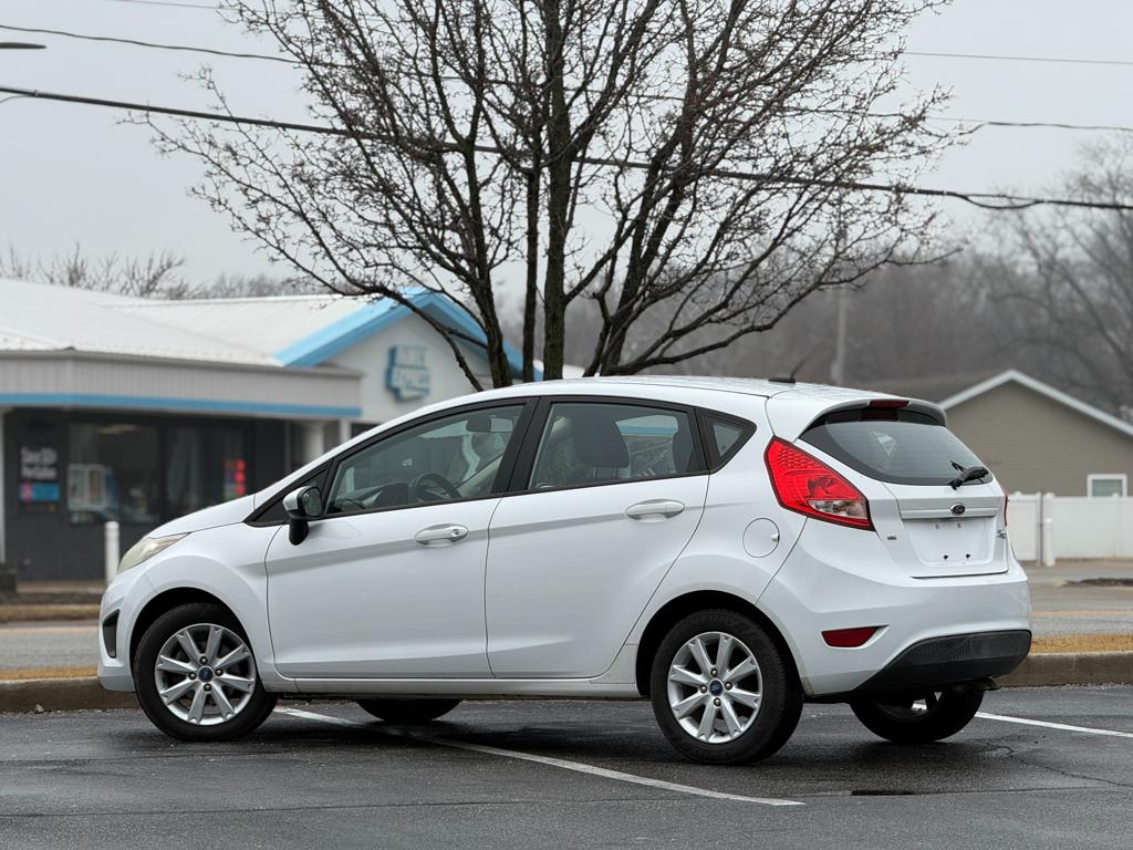2012 Ford Fiesta — photo 13
