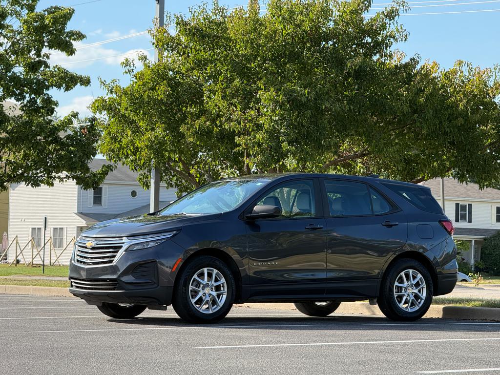 2022 Chevrolet Equinox LS — photo 1