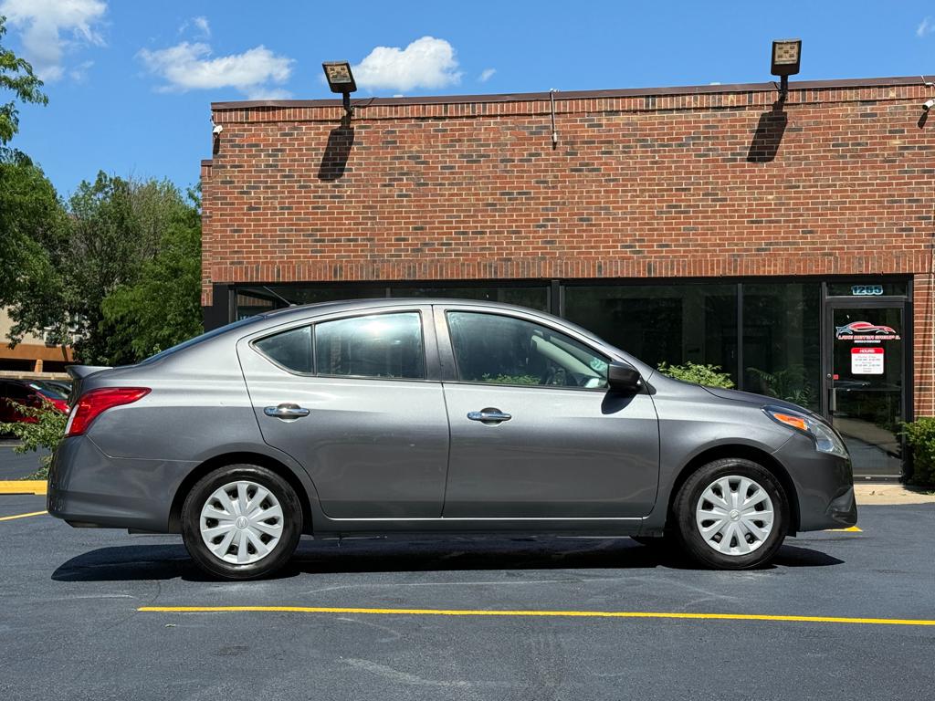 2017 Nissan Versa — photo 8