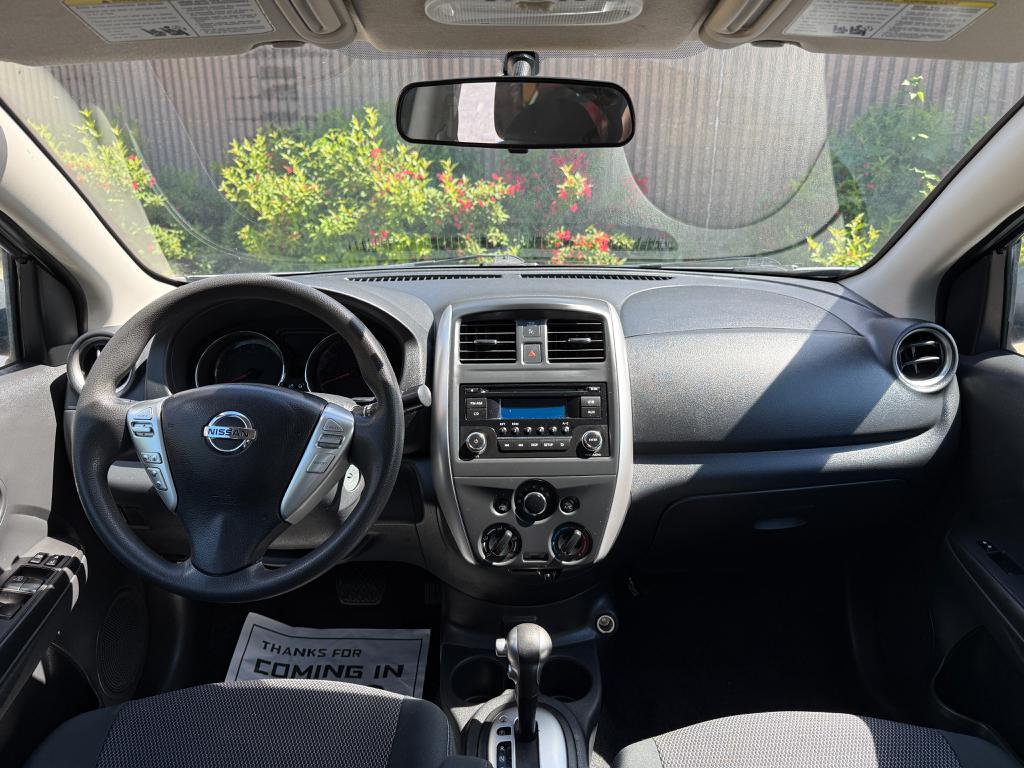 2017 Nissan Versa — photo 14