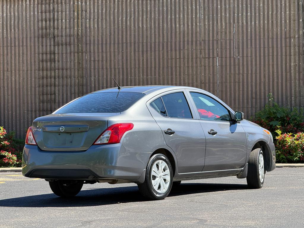 2018 Nissan Versa — photo 9