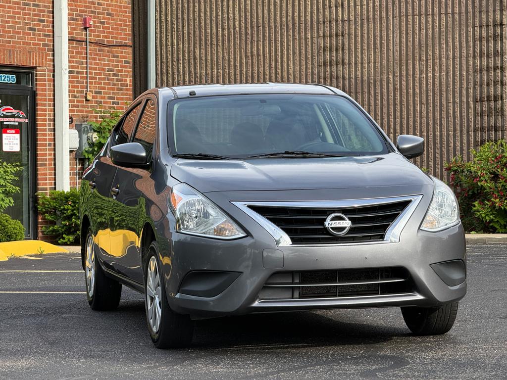 2018 Nissan Versa — photo 11