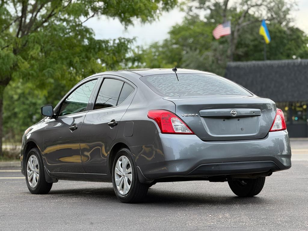 2018 Nissan Versa — photo 18