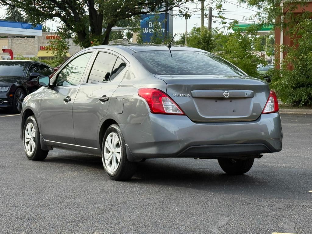 2018 Nissan Versa — photo 25