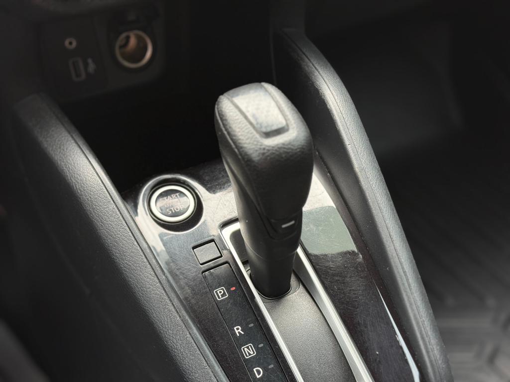 2020 Nissan Versa — photo 25