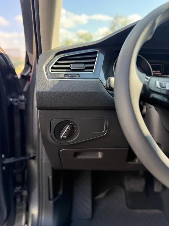 2020 VW Tiguan — photo 22