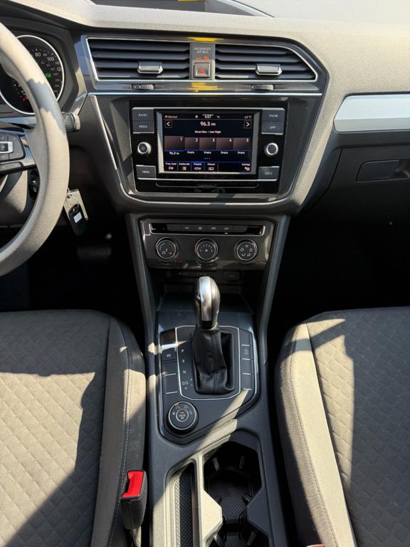 2020 VW Tiguan — photo 28