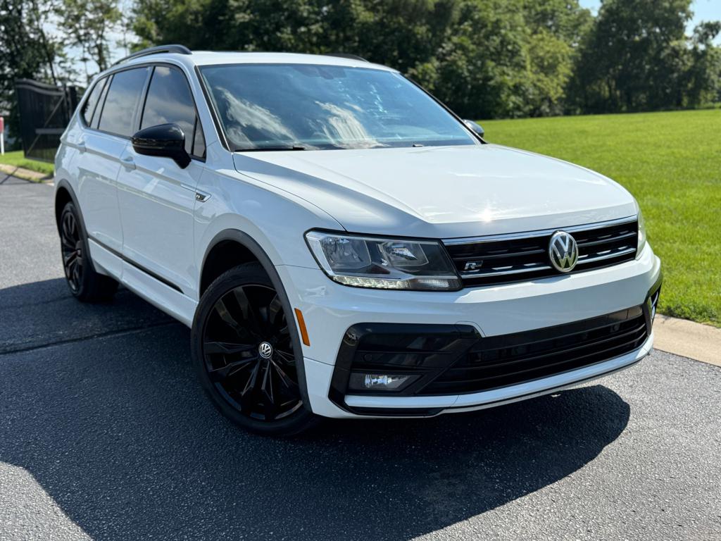 2020 VW Tiguan R-Line — photo 2