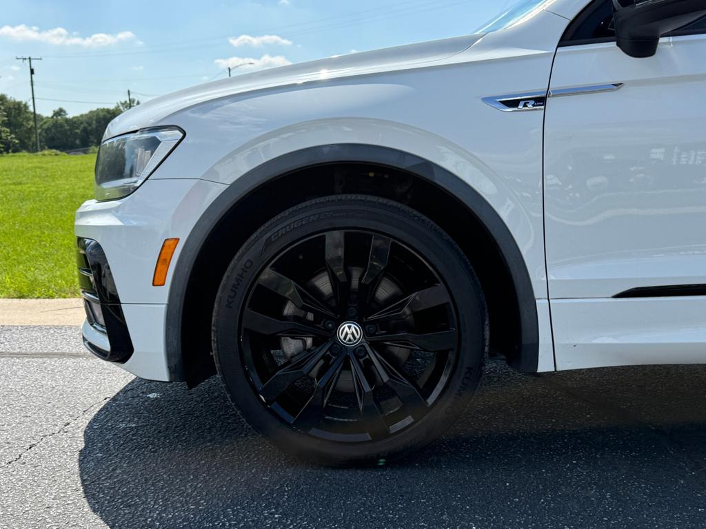 2020 VW Tiguan R-Line — photo 7