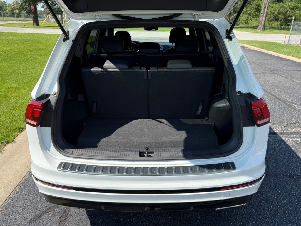 2020 VW Tiguan R-Line — photo 14