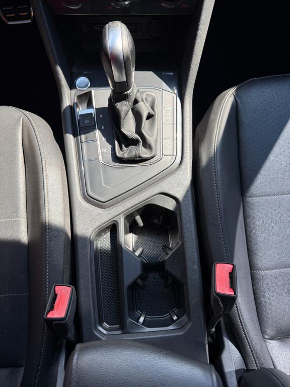 2020 VW Tiguan R-Line — photo 21
