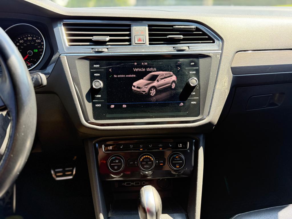 2020 VW Tiguan R-Line — photo 22