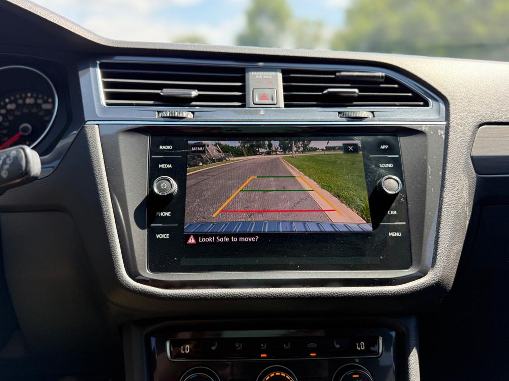 2020 VW Tiguan R-Line — photo 23