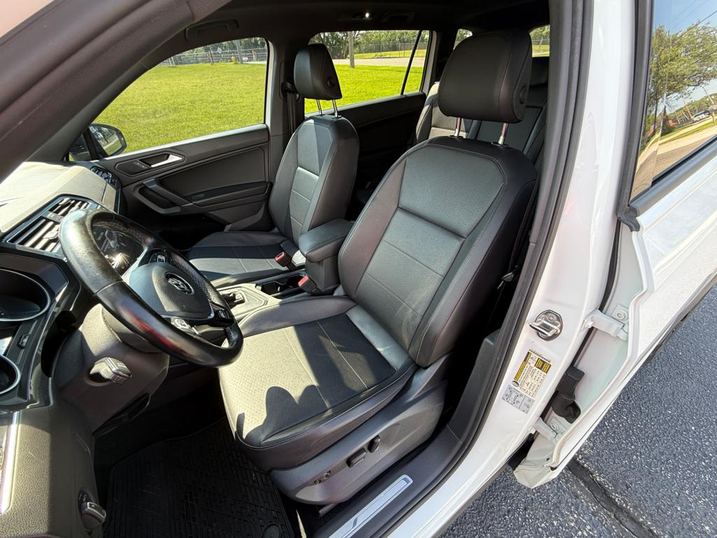 2020 VW Tiguan R-Line — photo 27
