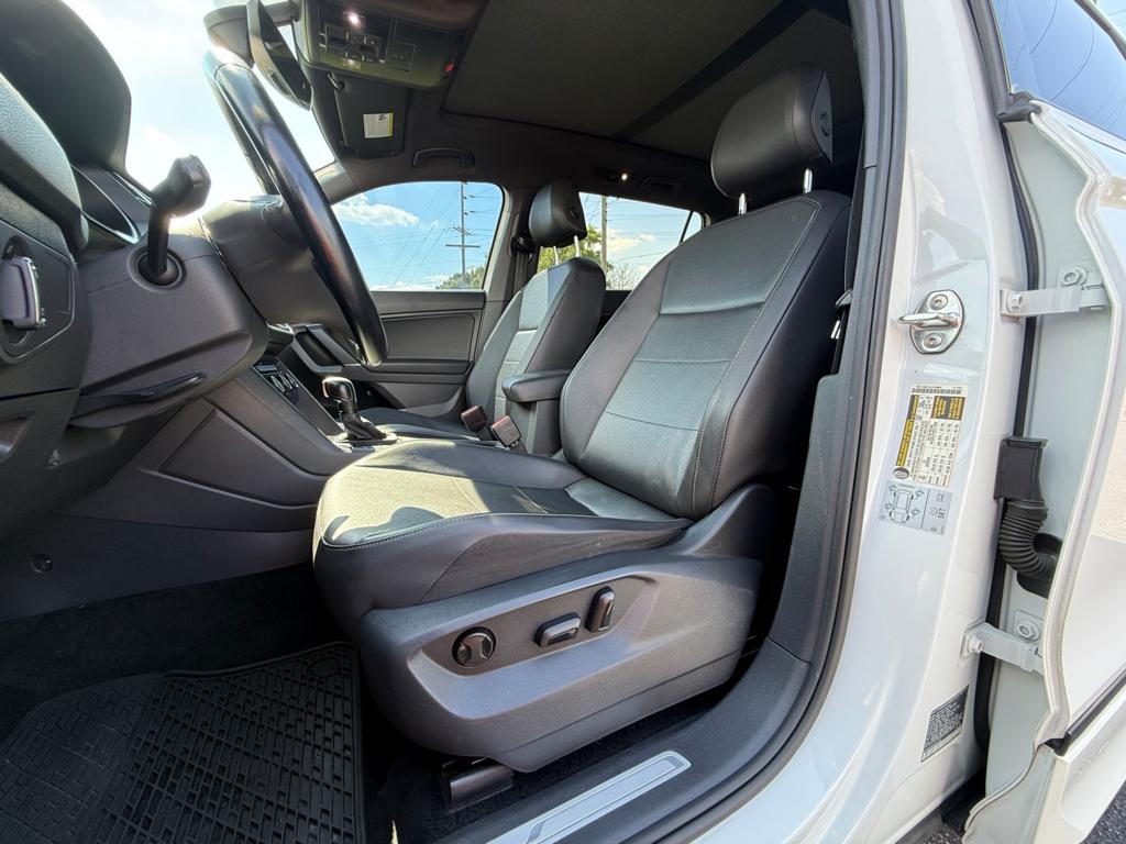 2020 VW Tiguan R-Line — photo 28