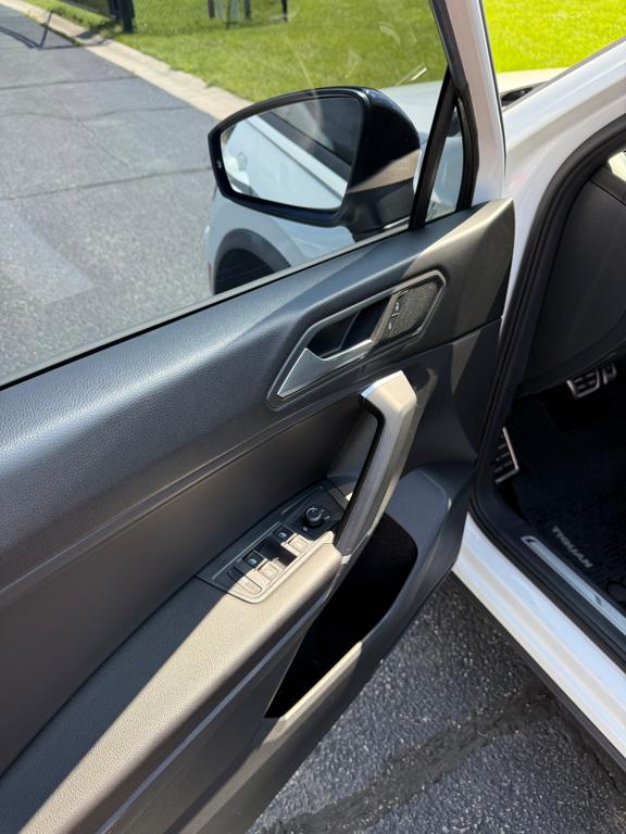 2020 VW Tiguan R-Line — photo 29
