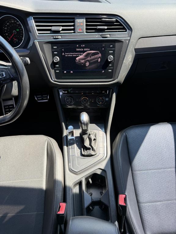 2020 VW Tiguan R-Line — photo 32