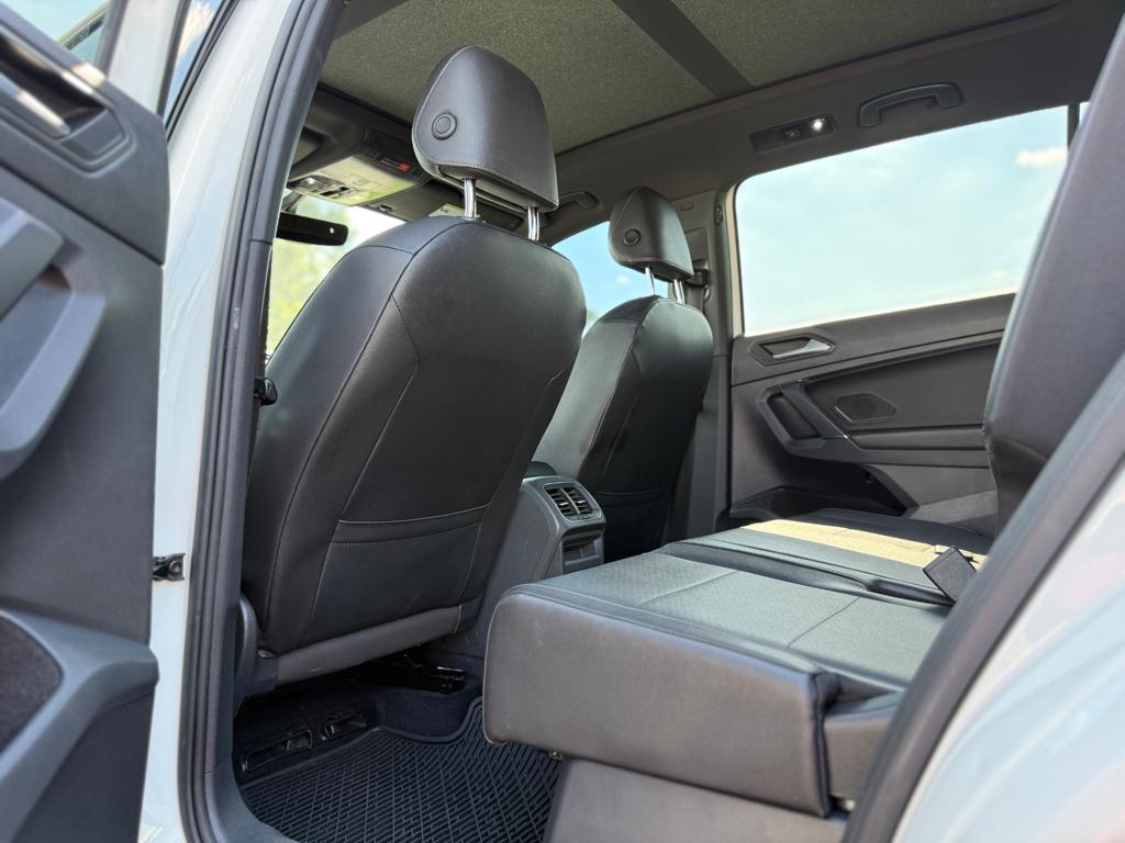 2020 VW Tiguan R-Line — photo 34