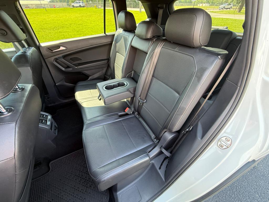 2020 VW Tiguan R-Line — photo 35