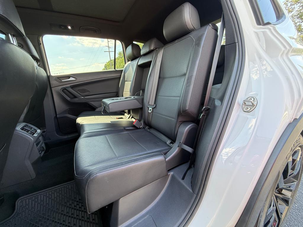 2020 VW Tiguan R-Line — photo 36