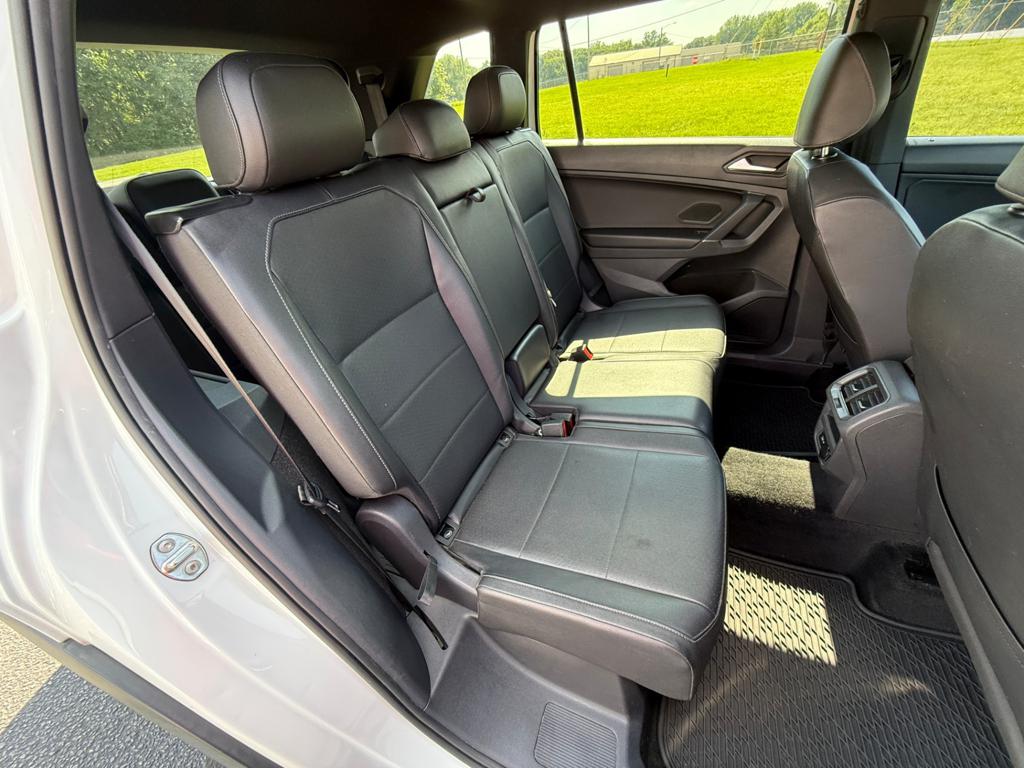2020 VW Tiguan R-Line — photo 42