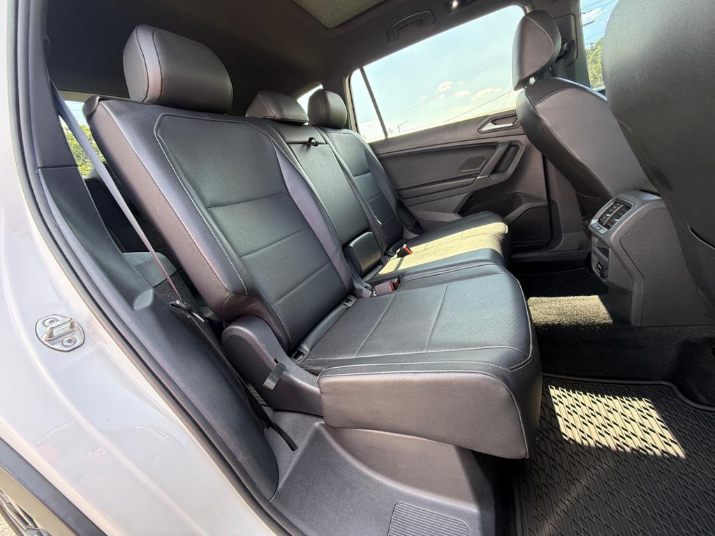 2020 VW Tiguan R-Line — photo 43