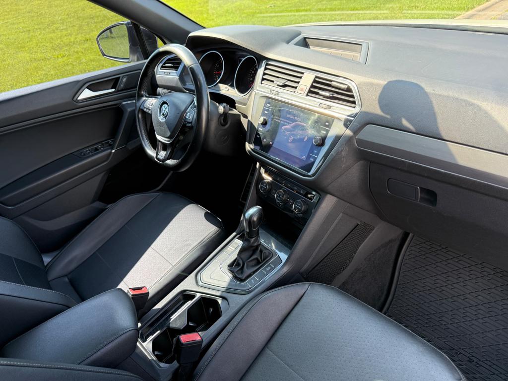 2020 VW Tiguan R-Line — photo 48