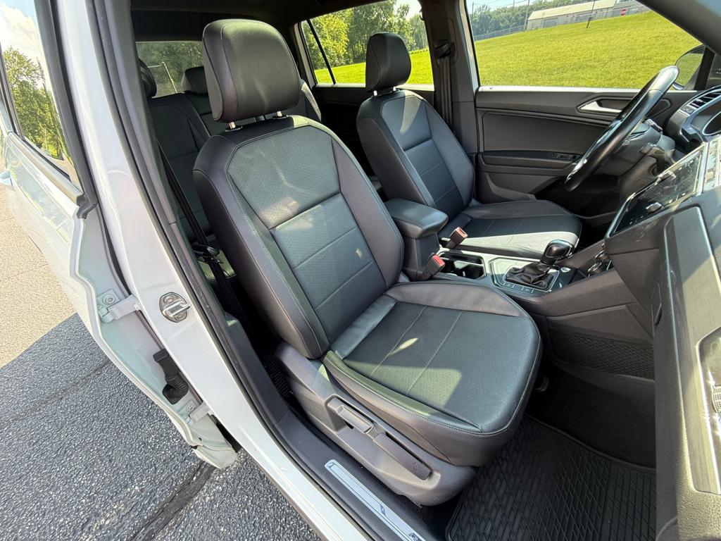 2020 VW Tiguan R-Line — photo 49