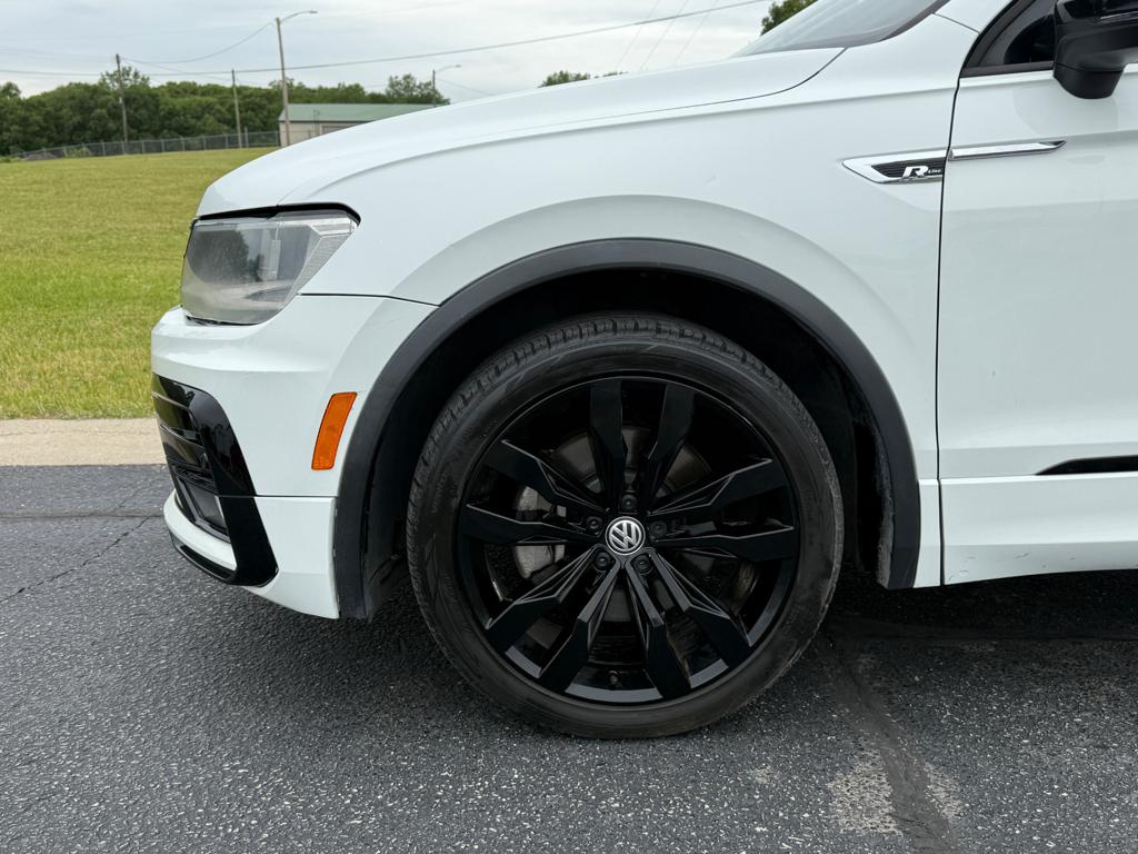 2021 VW Tiguan R-Line — photo 6
